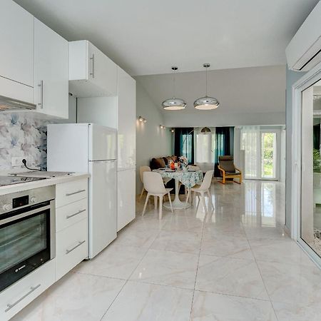 Beautiful Bungalow In Island Village Costa Adeje  Exterior photo